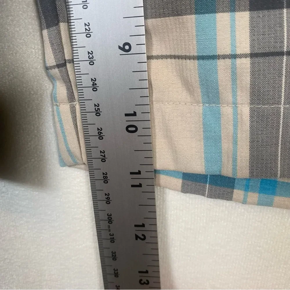 Snake Eyes Dry 18 Plaid Shorts Size 38
